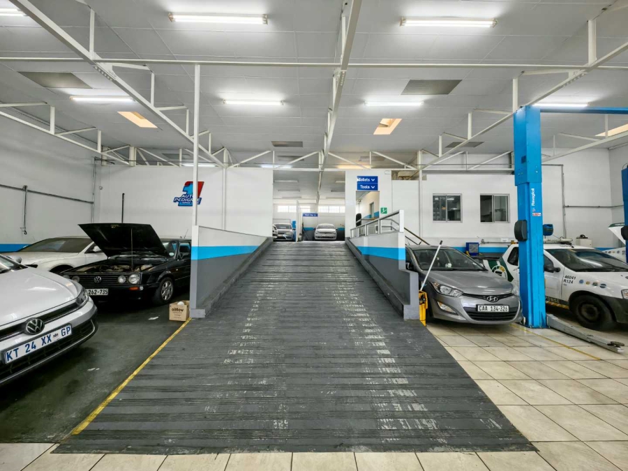 To Let commercial Property for Rent in Wynberg Western Cape